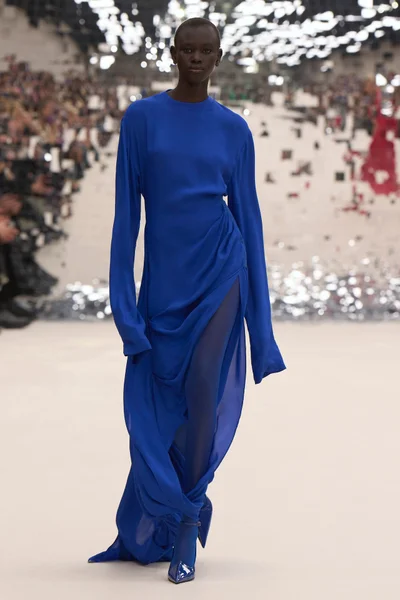 Look 18
